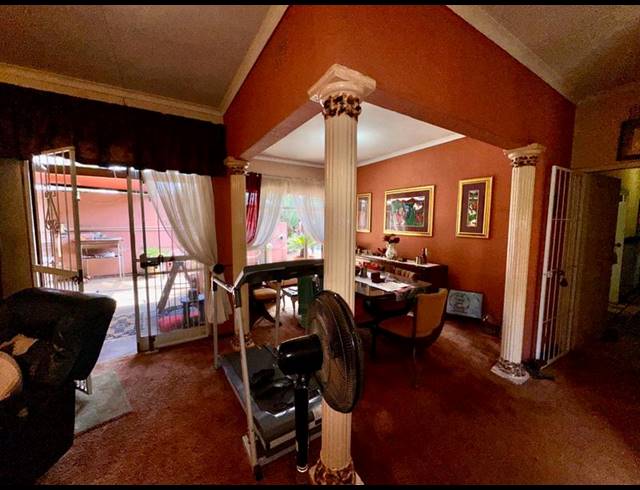 3 BEDROOM HOUSE FOR SALE IN THE ORCHARDS